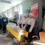 Uczniowie uczyli się robić pizzę