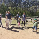Fani wąskotorówki zapraszają na majowe przejażdżki drezyną