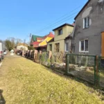 Uczniowie ZS 5 parkują w błocie