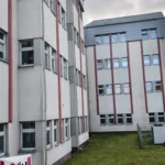 Czujność policjantów doprowadziła do zatrzymania poszukiwanego. Przy okazji ujawniono narkotyki