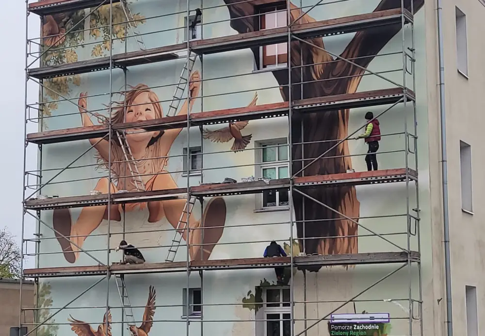 Dziewczynka już się buja!