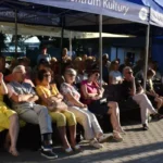 Niebezpieczne chwile na Miedwiu. Policjanci ratowali użytkowników desek SUP i rowerków