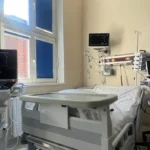 Szydełka poszły w ruch. Wokół Książnicy Stargardzkiej powstanie kolorowa niespodzianka