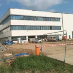 Żniwa i wakacje na drogach. Policja apeluje o rozwagę i cierpliwość. Niektórzy narzekają na odór